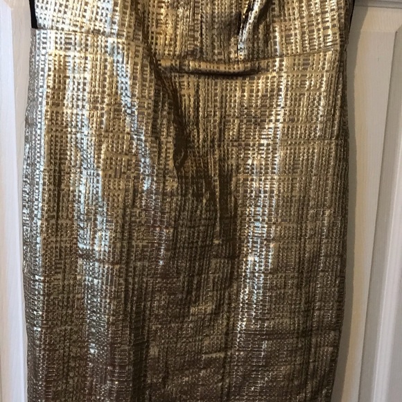 Beautiful gold with black at the back - Picture 6 of 8